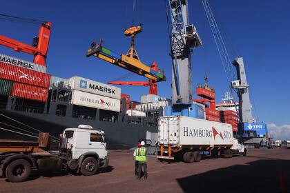 Buenos Aires: La Aduana reactivó un área clave con el objetivo de combatir la evasión y la fuga de divisas