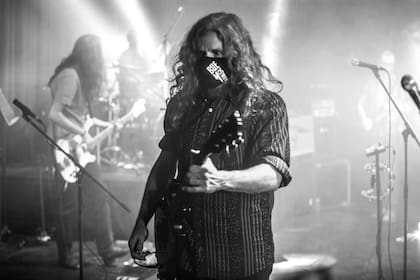 El guitarrista de Buenos Muchachos en La Trastienda Club Montevideo