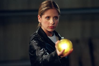 Sarah Michelle Gellar como Buffy, la cazavampiros