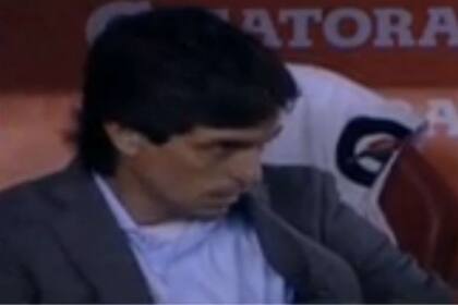 Buján, con el handy en el saco para las indicaciones