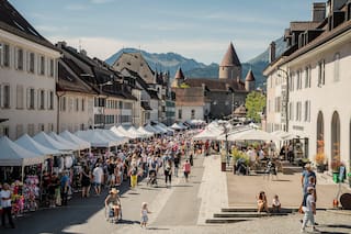 La villa medieval en Suiza de los quesos y chocolates que tiene mucho más para admirar