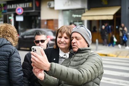 Bullrich cuestionó a Adorni y abrió la primera grieta dentro del gobierno tras las revelaciones judiciales que complican al jefe de Gabinete