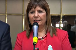 Bullrich dispuso el “inmediato confinamiento” del preso acusado de amenazar al gobernador Pullaro