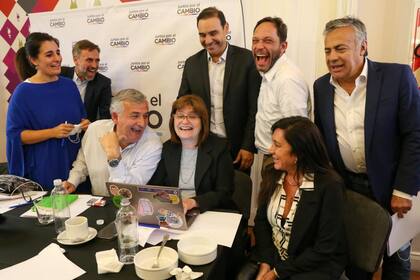 Bullrich, Morales, Cornejo y Valdés, en una cumbre de 2022 en la que Milei fracturó a JxC