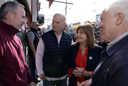 Bullrich visitó Florencio Varela y Berazategui junto a Néstor Grindetti