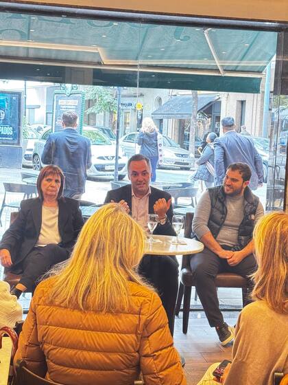 Bullrich y Adorni, en campaña