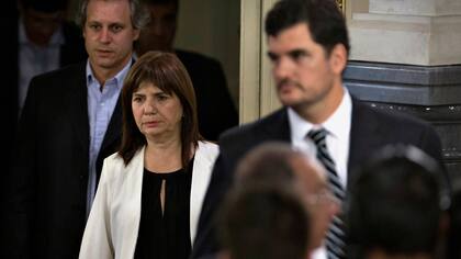 Bullrich y un anuncio fallido sobre la detención de los condenados por el triple crimen