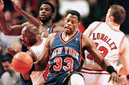 Bulls contra Knicks 1993 Jordan y Ewing. Aquella serie desnudó a MJ apostando en Atlantic City.