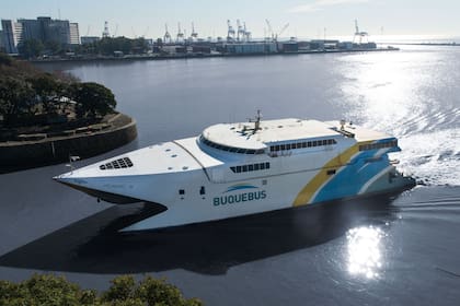 Buquebus une Uruguay y Argentina con frecuencias diarias