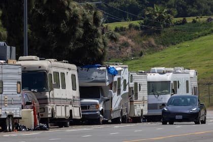 Un número cada vez mayor de personas vive en sus casas rodantes en toda el área de Los Ángeles