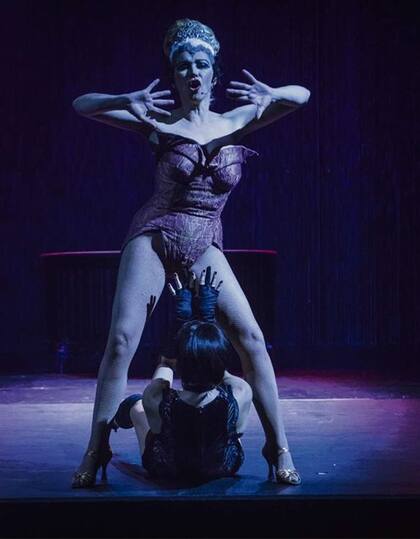 "Burlesque": de Carlos Trunsky, con Mariela Anchipi y Fanny Bianco