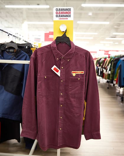 Burlington ofrece ropa de marca a precios accesibles y por eso es una de las tiendas más concurridas de EE.UU. (Archivo)