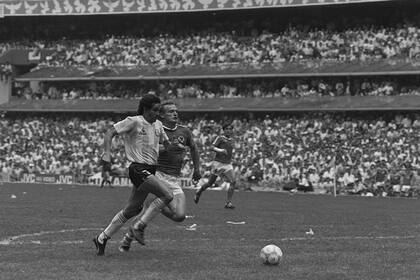 Burruchaga marcha hacia el gol