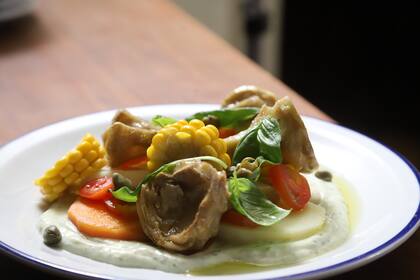 "Buscamos rescatar ingredientes que hoy están bastante relegados en las cocinas profesionales, como el alcaucil".