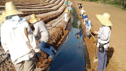 Buscan que lleguen hombres al lugar, pero, al mismo tiempo, no quieren que les cambien su estilo de vida