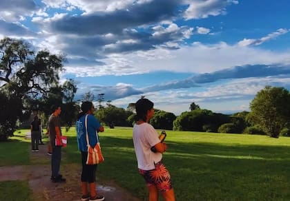 “Buscan reconectarse con su interior, acallar las voces externas y reencontrarse”, indica Carolina Orias.