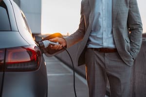 Dónde se puede cargar un auto eléctrico este mes en la Argentina