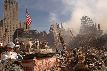 Búsqueda de sobrevivientes en las ruinas del World Trade Center el 13 de septiembre de 2001
