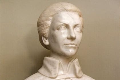 El busto de Isabel Perón fue descubierto por un coleccionista en un anticuario
