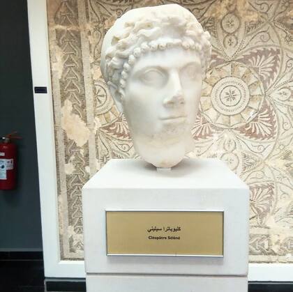 Busto de mármol de Cleopatra VIII Selene