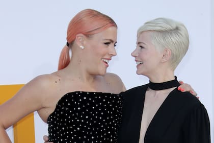 Busy Phillips criticó la serie pero se llevó una gran amiga, Michelle Williams