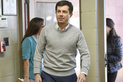 Buttigieg llega a un acto partidario en Carolina del Sur