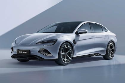 BYD apunta a traer su sedán Seal al país