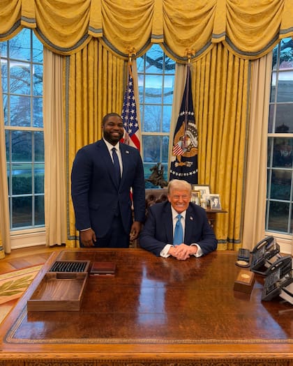 Byron Donalds es el candidato favorito de Trump para la gobernación de Florida