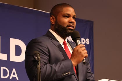 Byron Donalds vivió durante su adolescencia en la ciudad de Nueva York