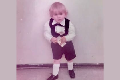 Cabaleiro nació en Avellaneda y, si bien pasó por la universidad, su vida estuvo marcada por el arte.