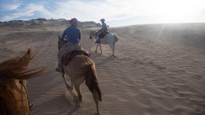Cabalgata en Barra de Valizas.