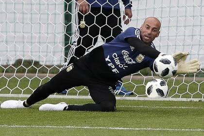 Wilfredo Caballero, un arquero con más oportunidades en la selección y en Europa que en el fútbol argentino.