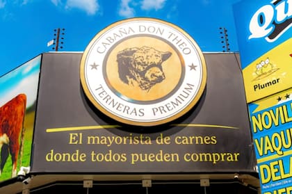 Cabaña Don Theo nació en 2016 como un emprendimiento familiar vinculado a la comercialización y distribución de carne