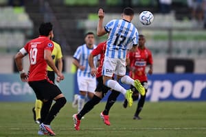 Racing no puede con Caracas en Venezuela: erró un penal en el primer tiempo