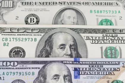 "Cabeza chica", "cara mediana" y "azules" son los tres nombres que reciben los billetes de 100 dólares