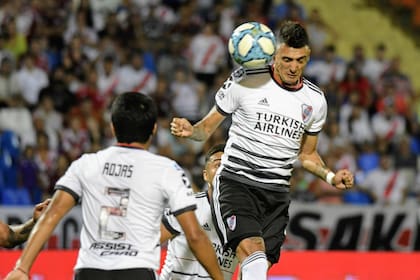 El cabezazo de Suárez será gol: River le ganó a Godoy Cruz en Mendoza y es puntero en soledad
