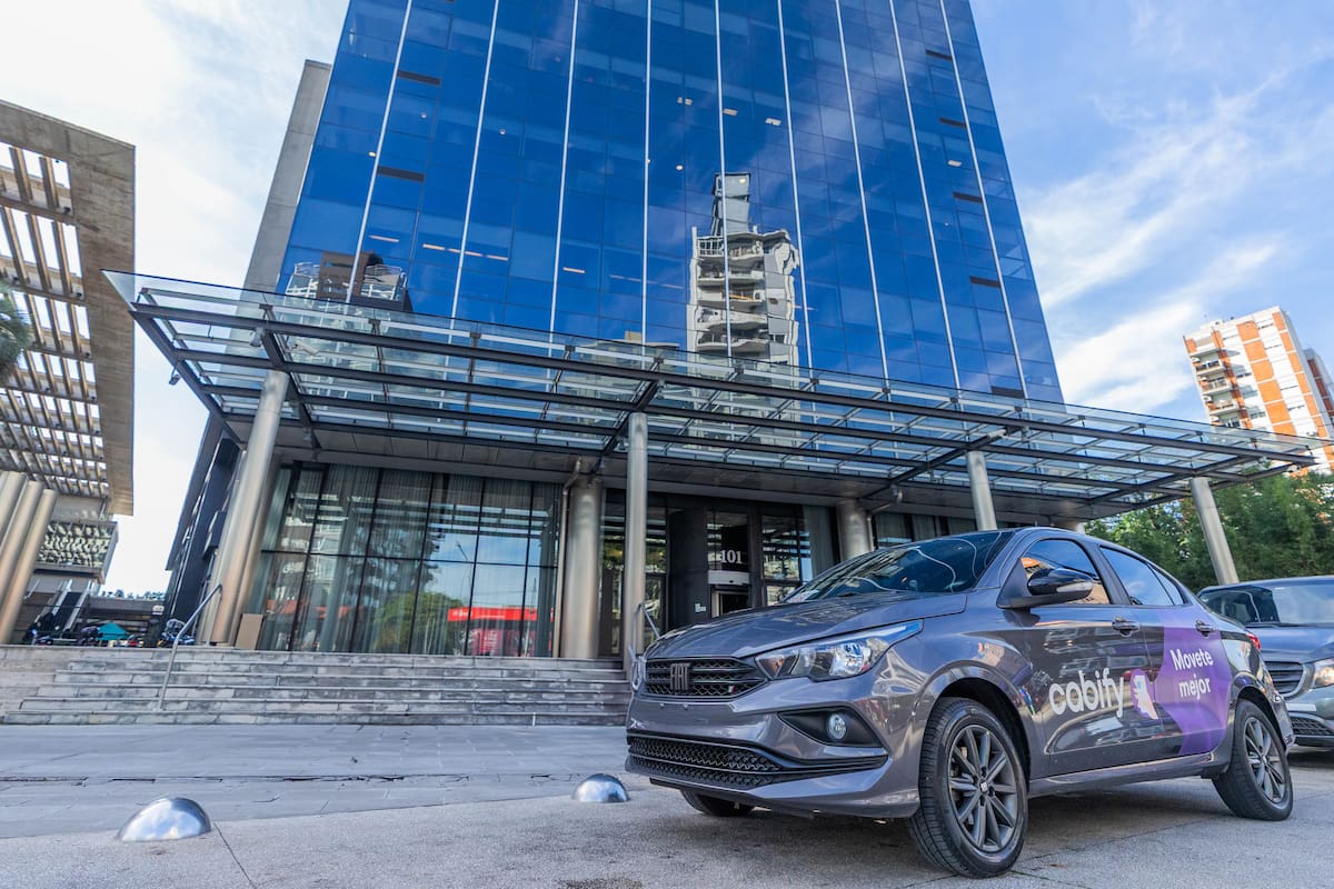 Impulsando el Bienestar y la Productividad: Por Qué el Transporte Corporativo es una Inversión Inteligente