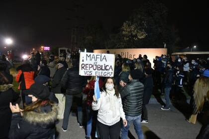 Los vecinos de Ayres del Pilar impidieron el ingreso de Báez con una protesta