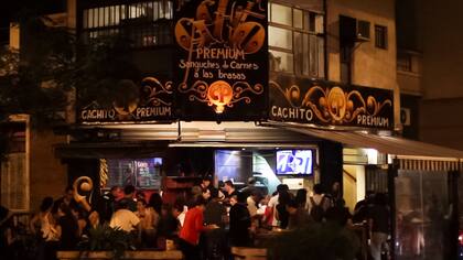 Juntada Antigourmet en Cachito Premium en Apolinario Figueroa y Valentín Virasoro