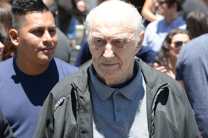 Cacho Fontana, muy cercano a Pinky, fue uno de los famosos que acompañó a la familia Satragno