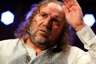 Buscan a una mujer acusada de abusar junto al humorista de su expareja