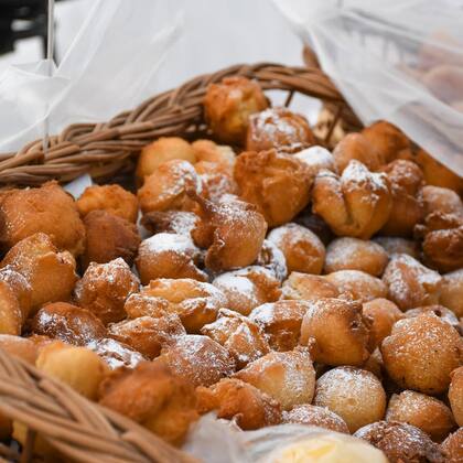 Cada año se celebra en Navarro la Fiesta del Buñuelo, uno de los atractivos culturales y gastronómicos más importantes