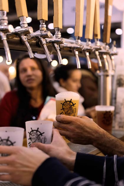 “Cada año vemos cómo el público espera este evento para buscar novedades, reencontrarse con sus marcas favoritas y descubrir nuevos productos”, dice Analía Mastroniani de la Cervecería Barba Roja