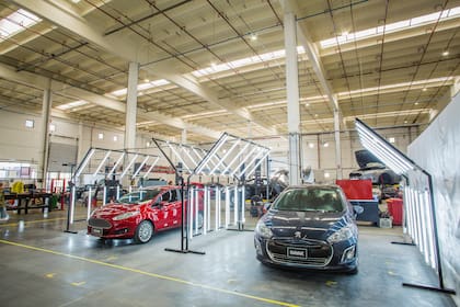 Cada auto Kavak cuenta con 3 meses de garantía, que pueden extenderse hasta 12 meses y un período de prueba de siete días o 300 kilómetros.