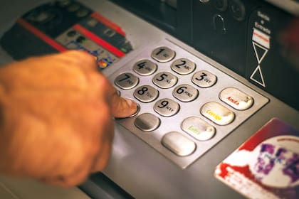 Cada banco fija su tope máximo de extracciones diarias