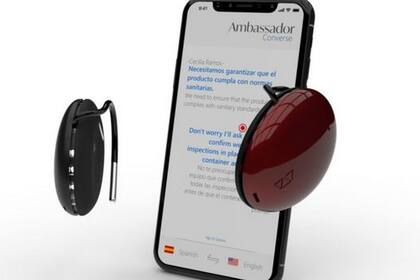 Cada hablante debe ponerse un Ambassador en la oreja y conectarlos a un celular