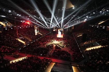 Cada orador atraviesa un proceso de entre cinco y seis meses de trabajo con un coach del equipo para construir una charla breve, clara y memorable