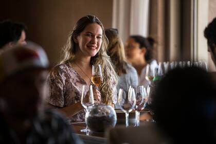 Cada plato del restaurante se acompaña con un espumante.