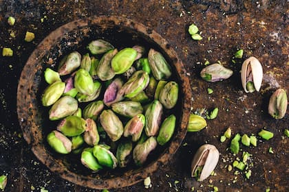 Cada porción de 100 gramos de este producto aporta 20 gramos de proteína al organismo