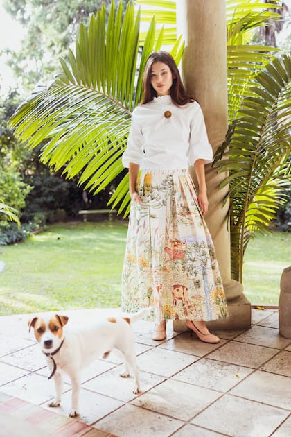 “Cada uno de los Agulla refleja su propio estilo a través de la moda. Todos somos muy pilcheros. Mamá ama los colores y guarda ropa desde cuando tenía mi edad. Vivo sacándole de todo”.